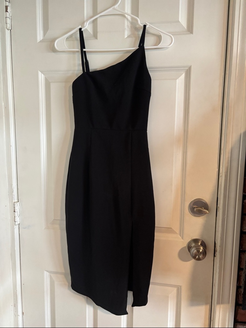 Lulu's Black One-Shoulder Asymmetric Cocktail Dress